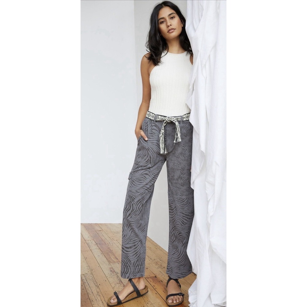 Pilcro Anthropologie Zebra Striped Printed Cargo Casual Utility Pants Size 25